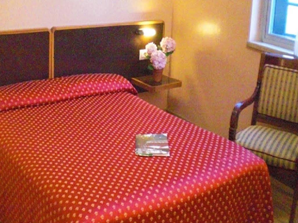 B&B Hotel Milano Ornato Dependanc Kültér fotó